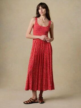 Faherty Sophia Smocked Maxi Dress in Red Size Medium new without tags orig $198